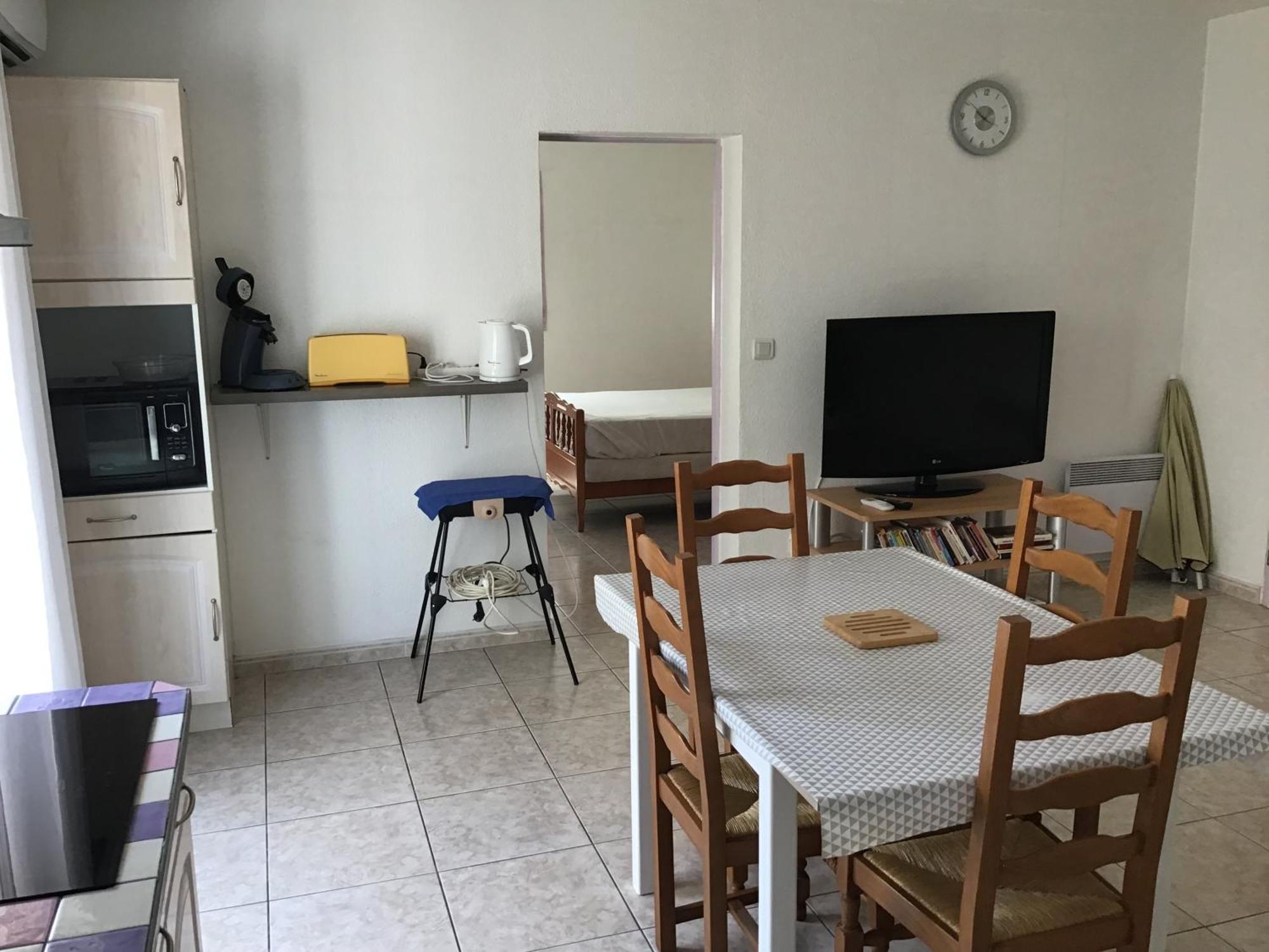 Apartment Avec Exterieur Et Parking Gratuit *